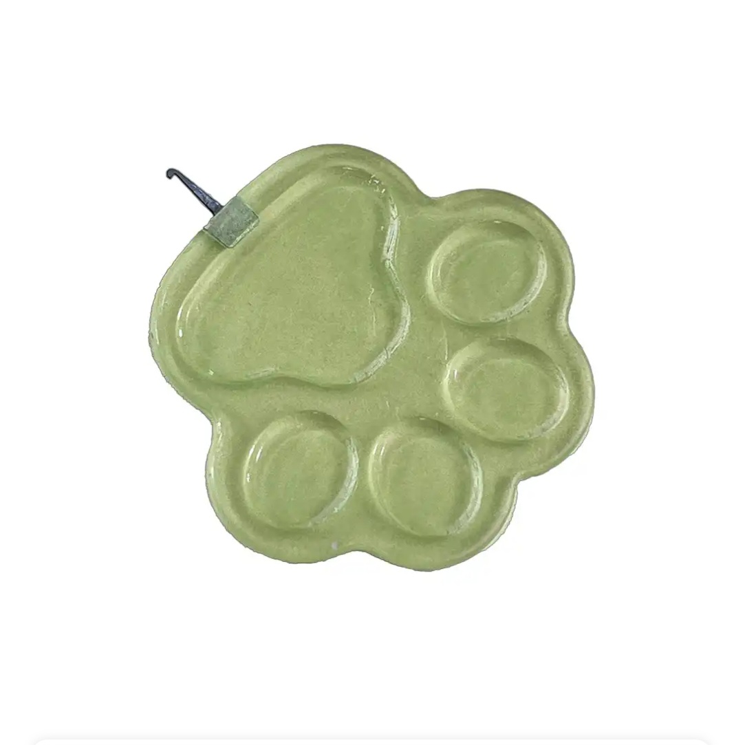 سوزن نخ کن گربه ای